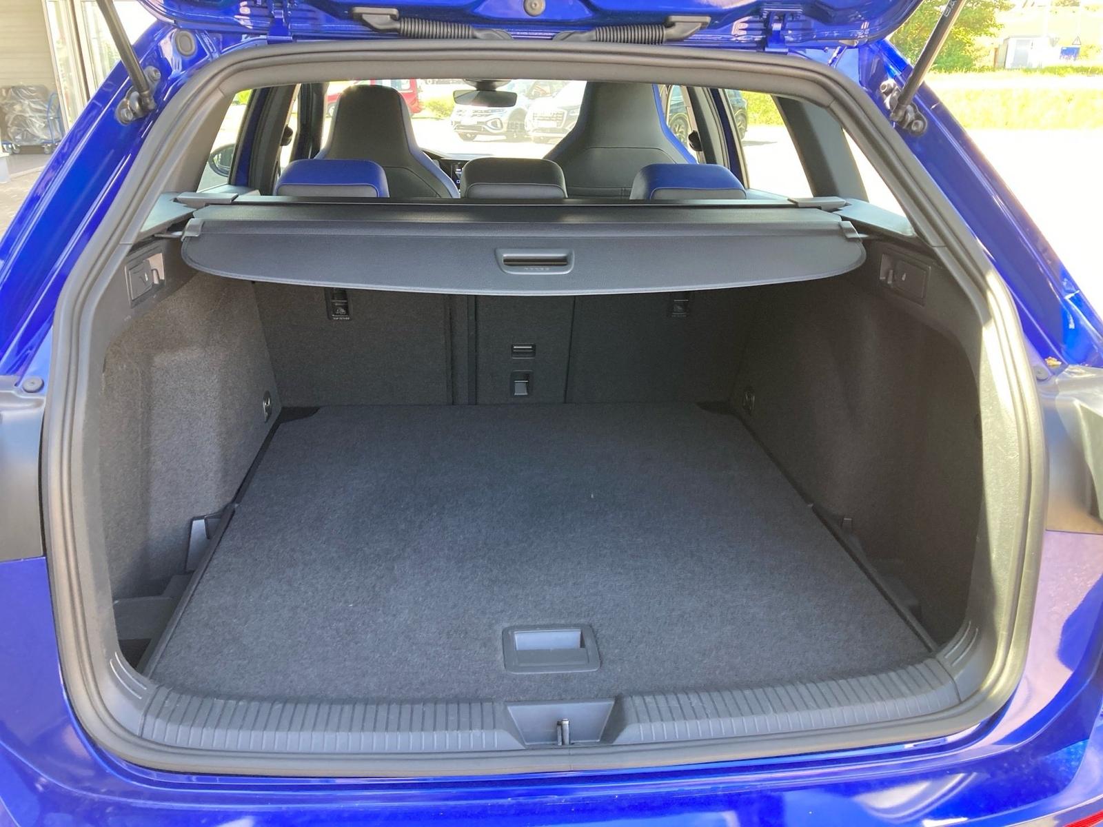Volkswagen Golf VIII Variant R 4Motion 2.0TSI IQ.Light.NAV., миниатюра 8