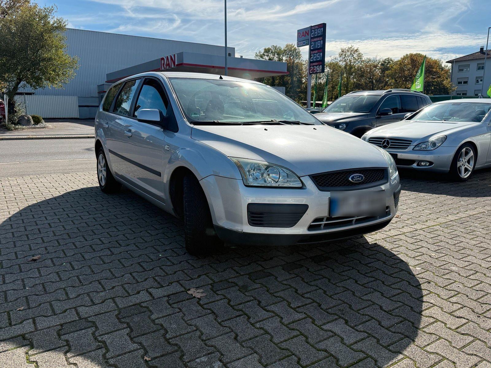 Ford Focus 2007 — rear view