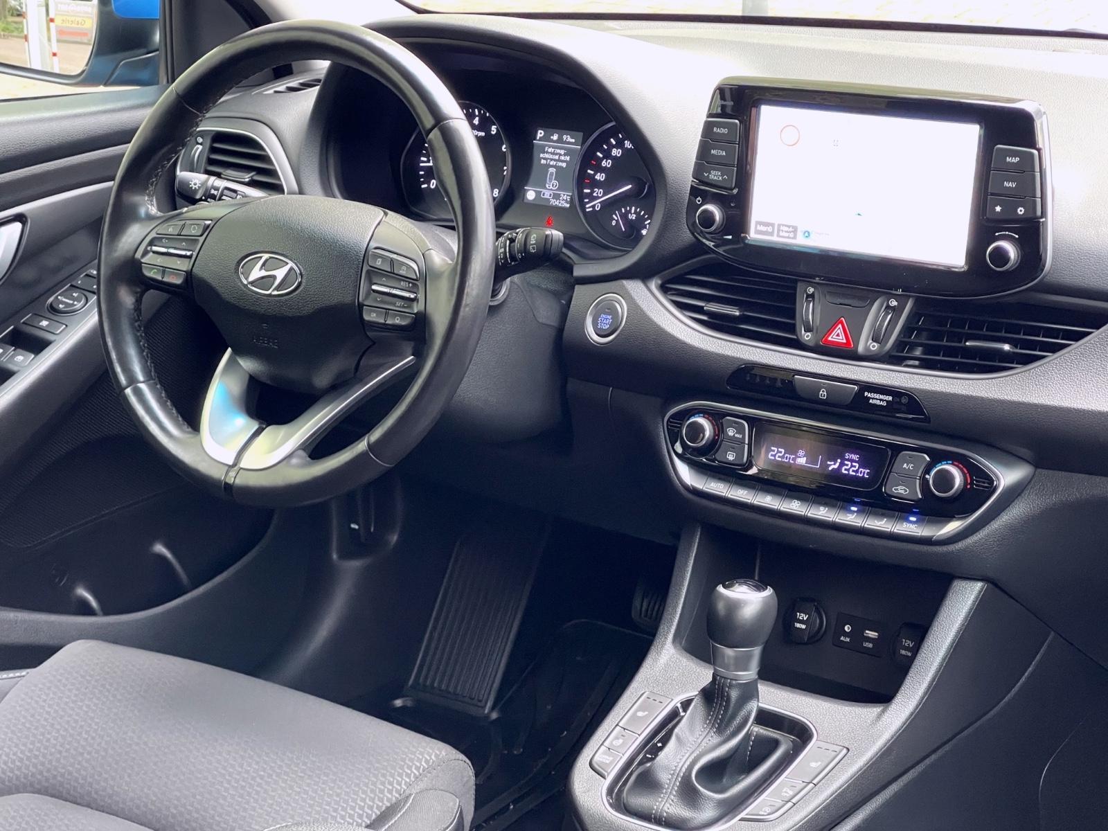 Hyundai i30 1,4 AUTOM. NAVI SITZHEIZ.SCHECKHEFT GARANTIE