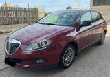 Lancia Delta 1.6 MJT DPF Gold - rote Lancia Delta