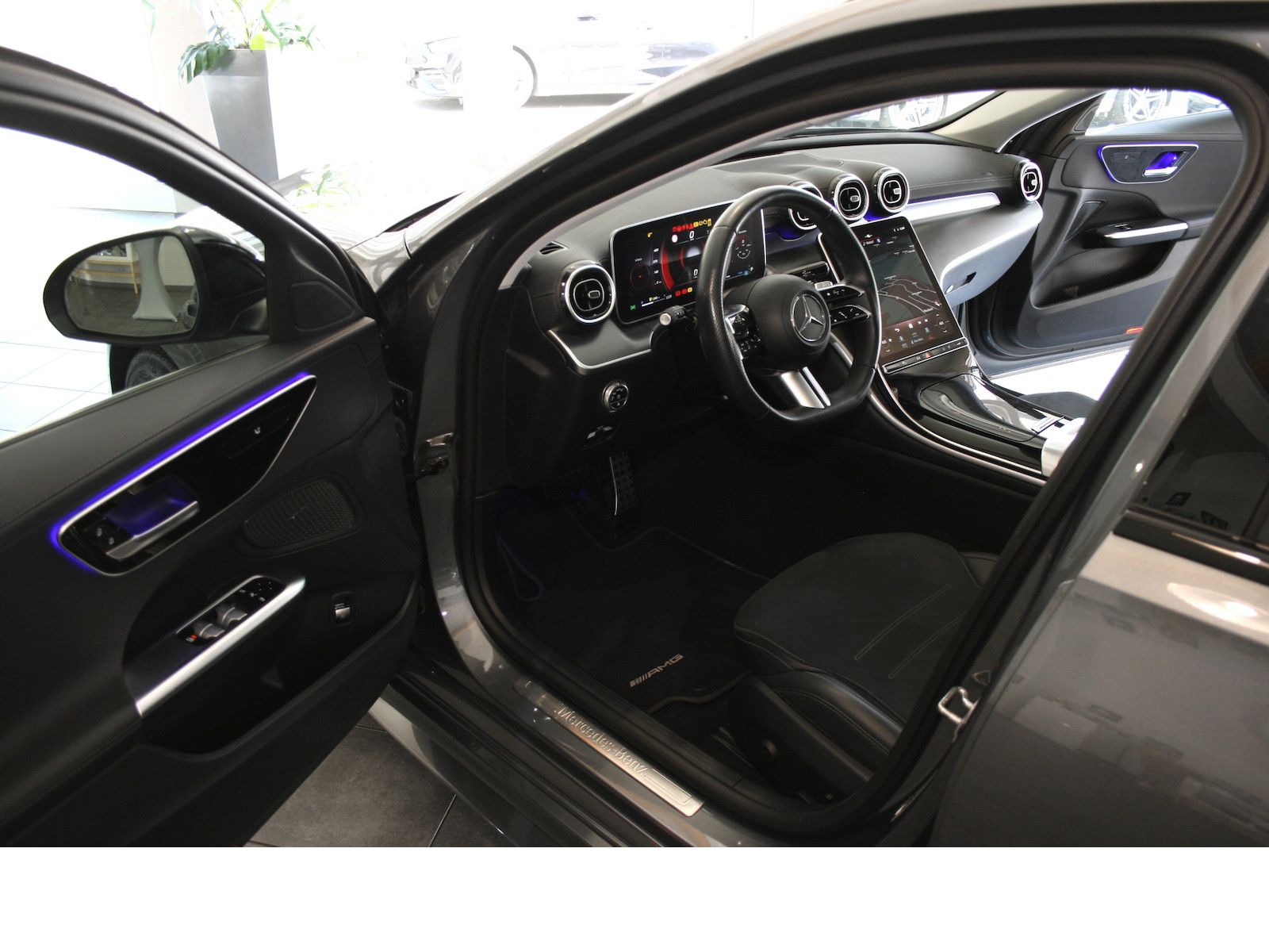Fahrzeugabbildung Mercedes-Benz C 300 T AMG *Night*Panoramadach*Assistenz-Paket