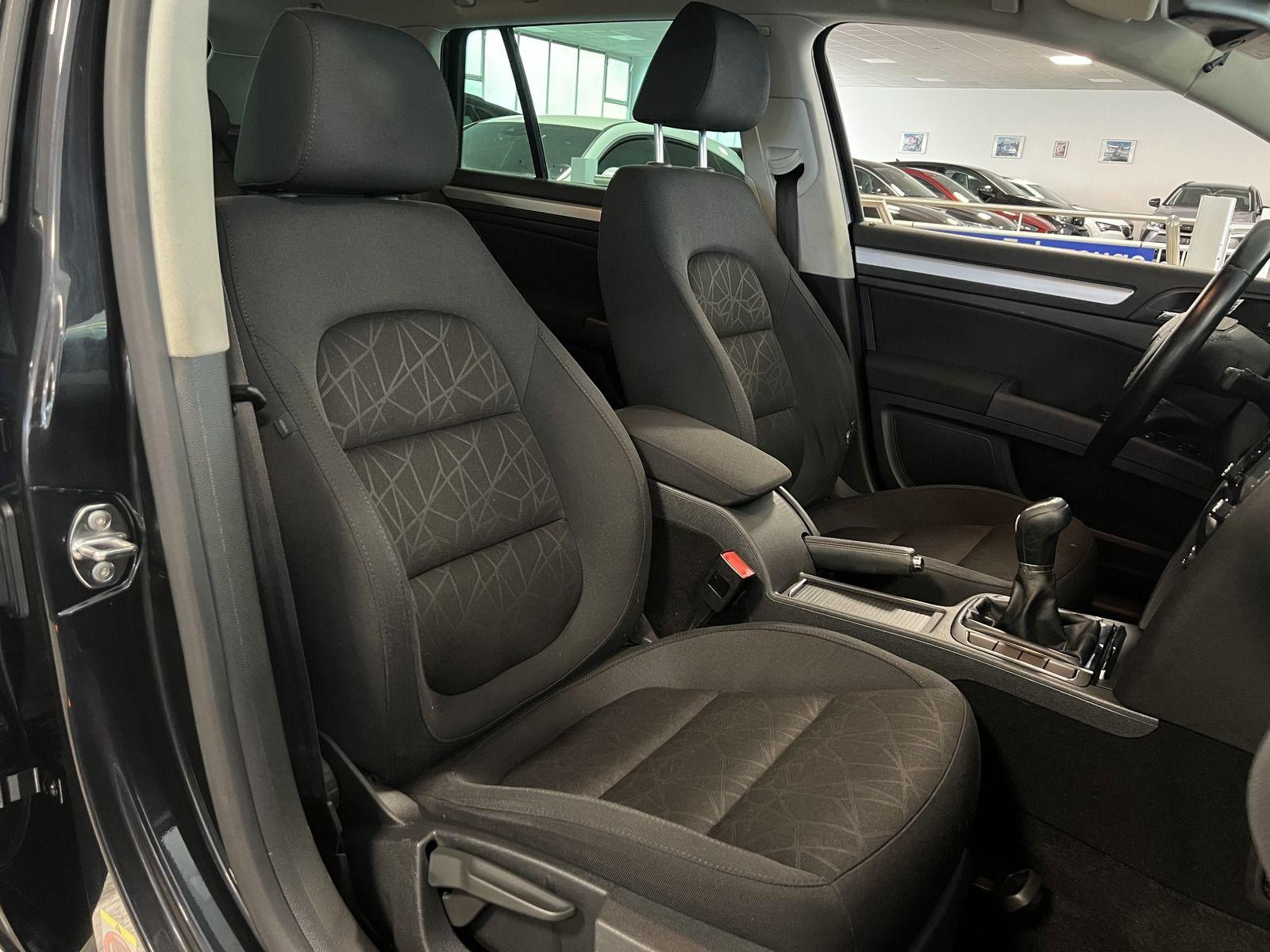 Skoda Superb 2011 — photo 9