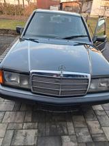 Mercedes-Benz 190D 2.5 1.Hand - Mercedes-Benz 190 mit Diesel-Antrieb: 2.5