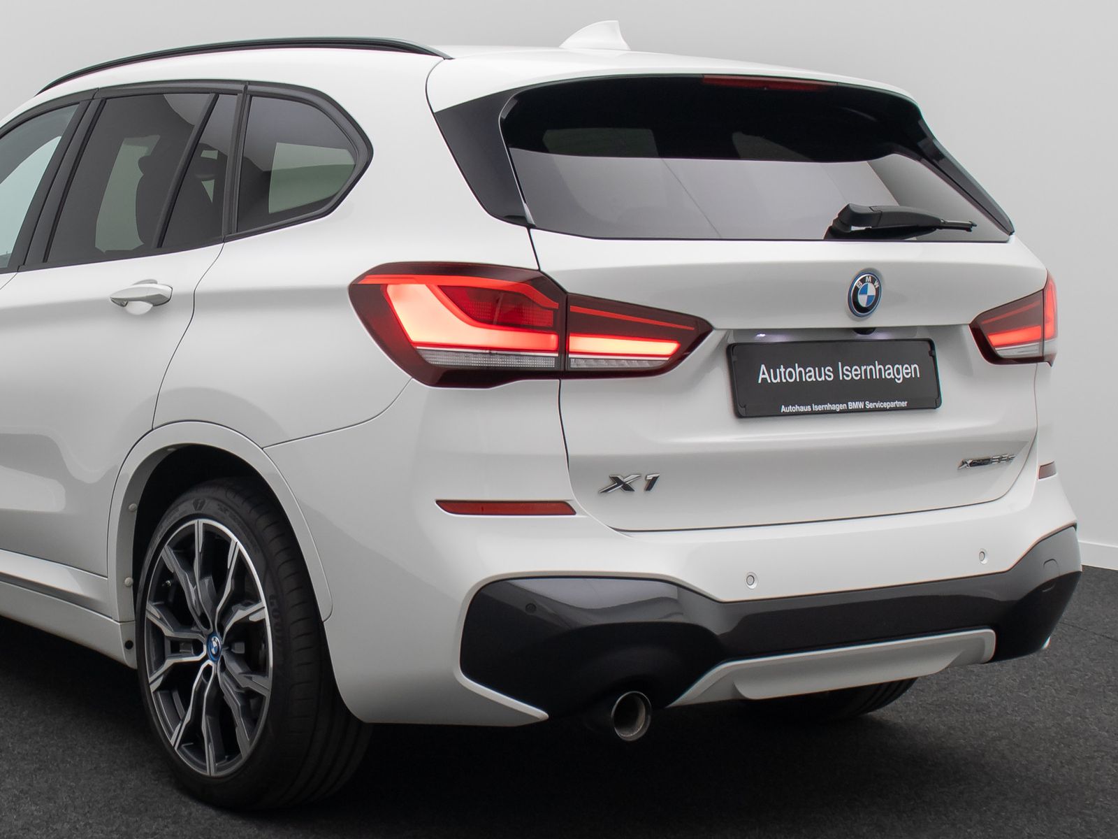 Fahrzeugabbildung BMW X1 xD25e M Sport Kamera HUD DAB H/K Komfort 19"