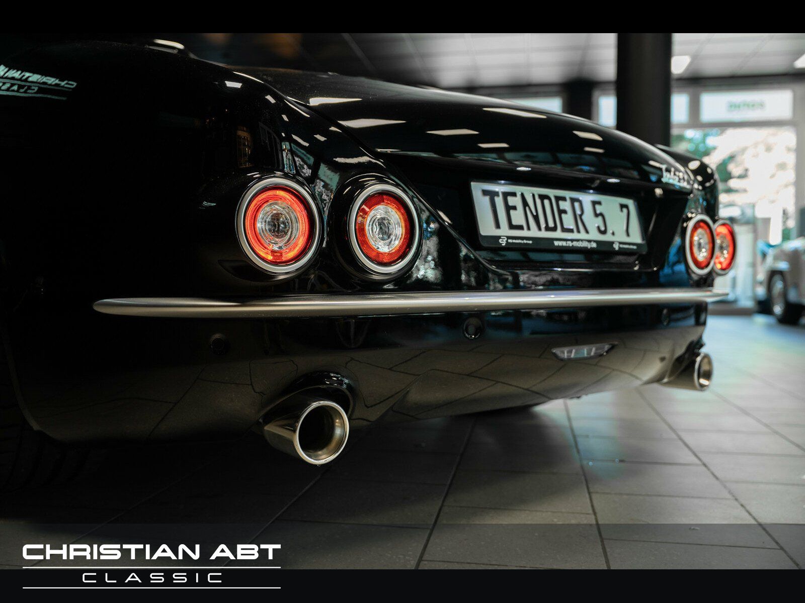 Fahrzeugabbildung BMW Estella Tender 5.7 Carbon-Kit * 1 of 1 * M40i