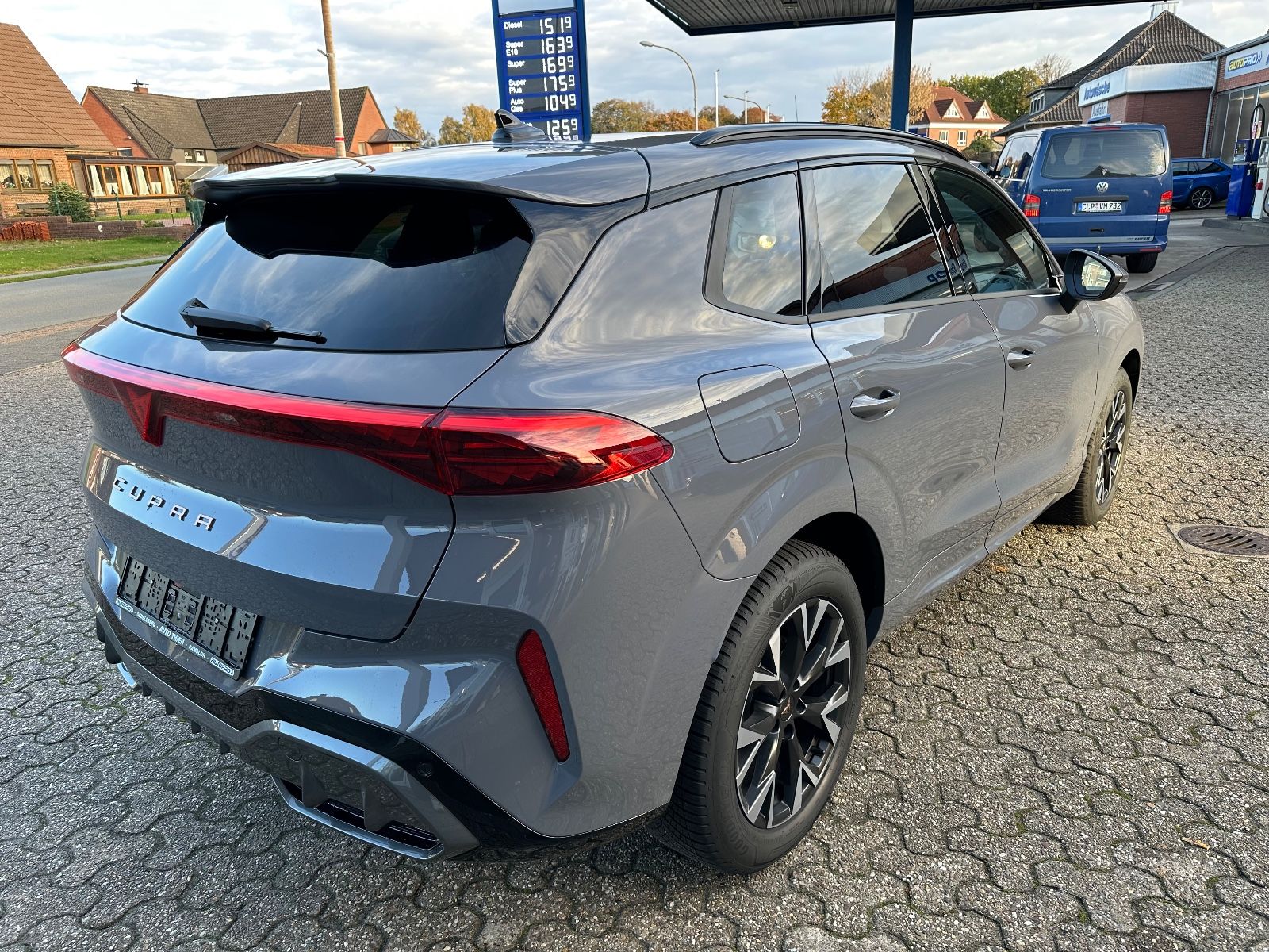 Fahrzeugabbildung CUPRA Terramar 1.5 eTSI DSG Navi/Pano/ACC/LED/AHK/GJR