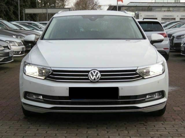 Volkswagen Passat Variant Highline / R-Line Sport / Kamera/