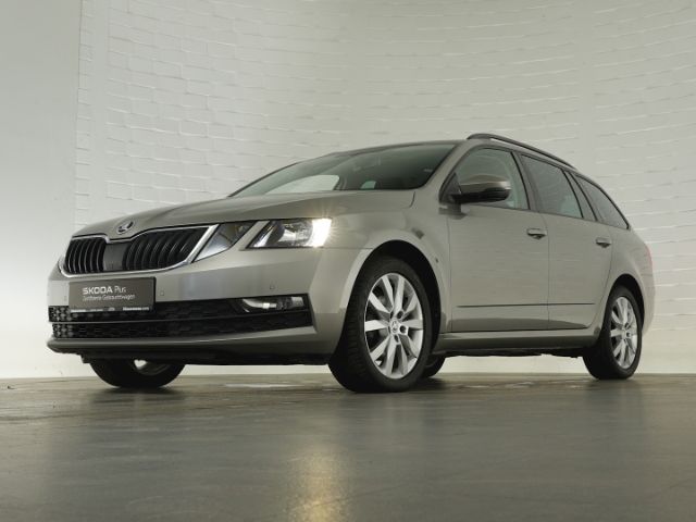 Octavia COMBI AMBITION TDI+NAVI+SITZHEIZUNG+PARK