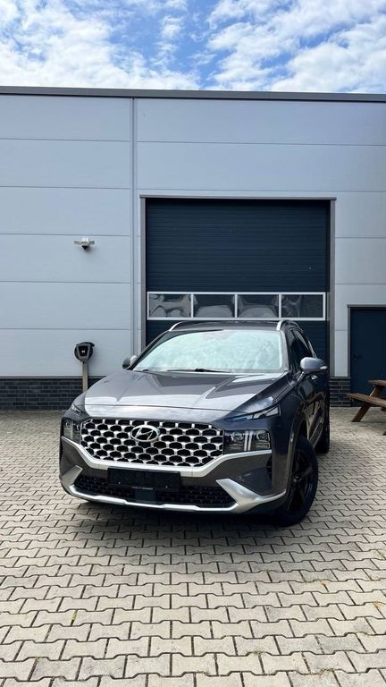 Image of Hyundai SANTA FE
