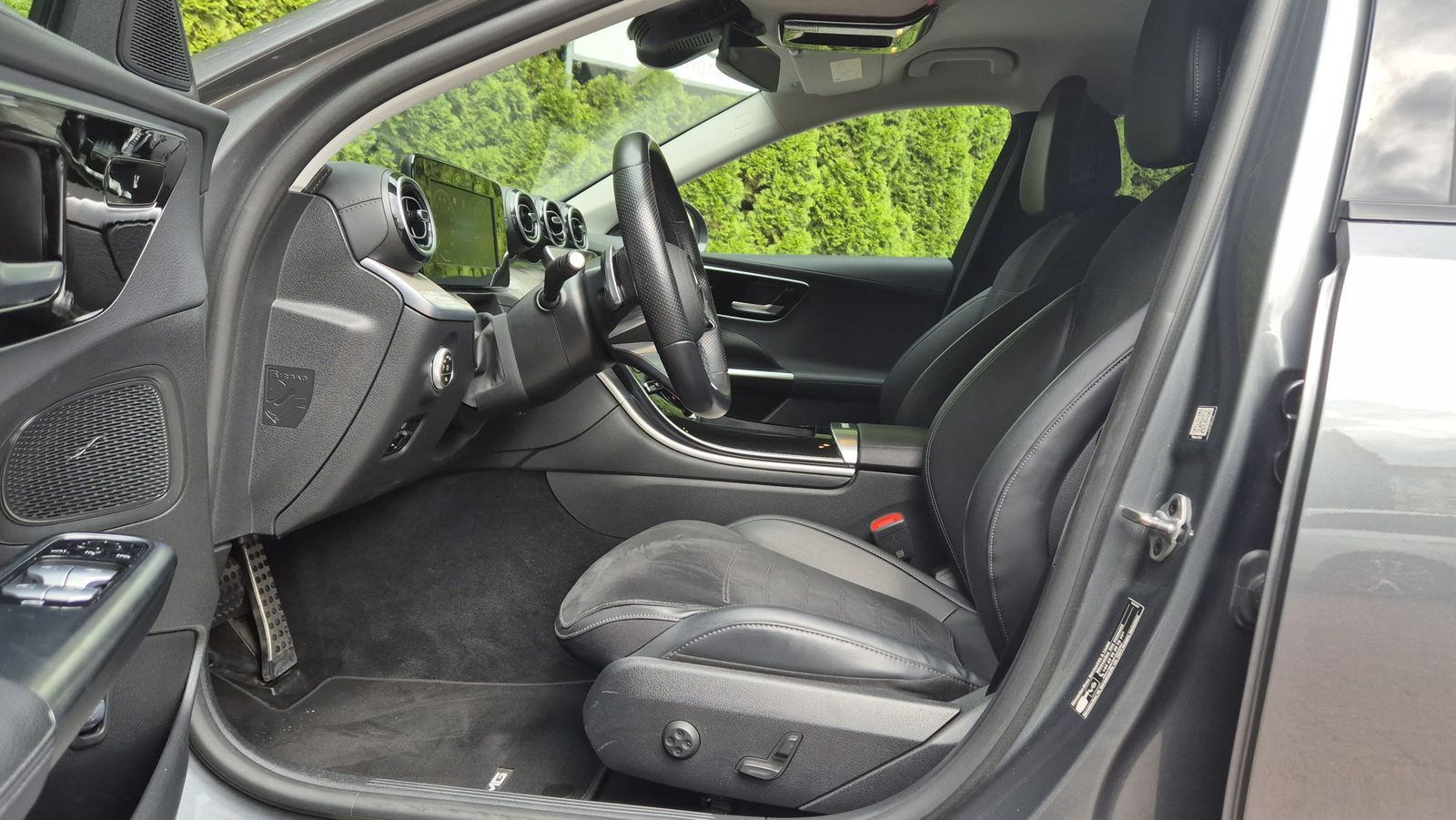 Fahrzeugabbildung Mercedes-Benz C 180 Lim. 9G AMG LINE NIGHT+LED+MBUX+KAMERA+SHZ