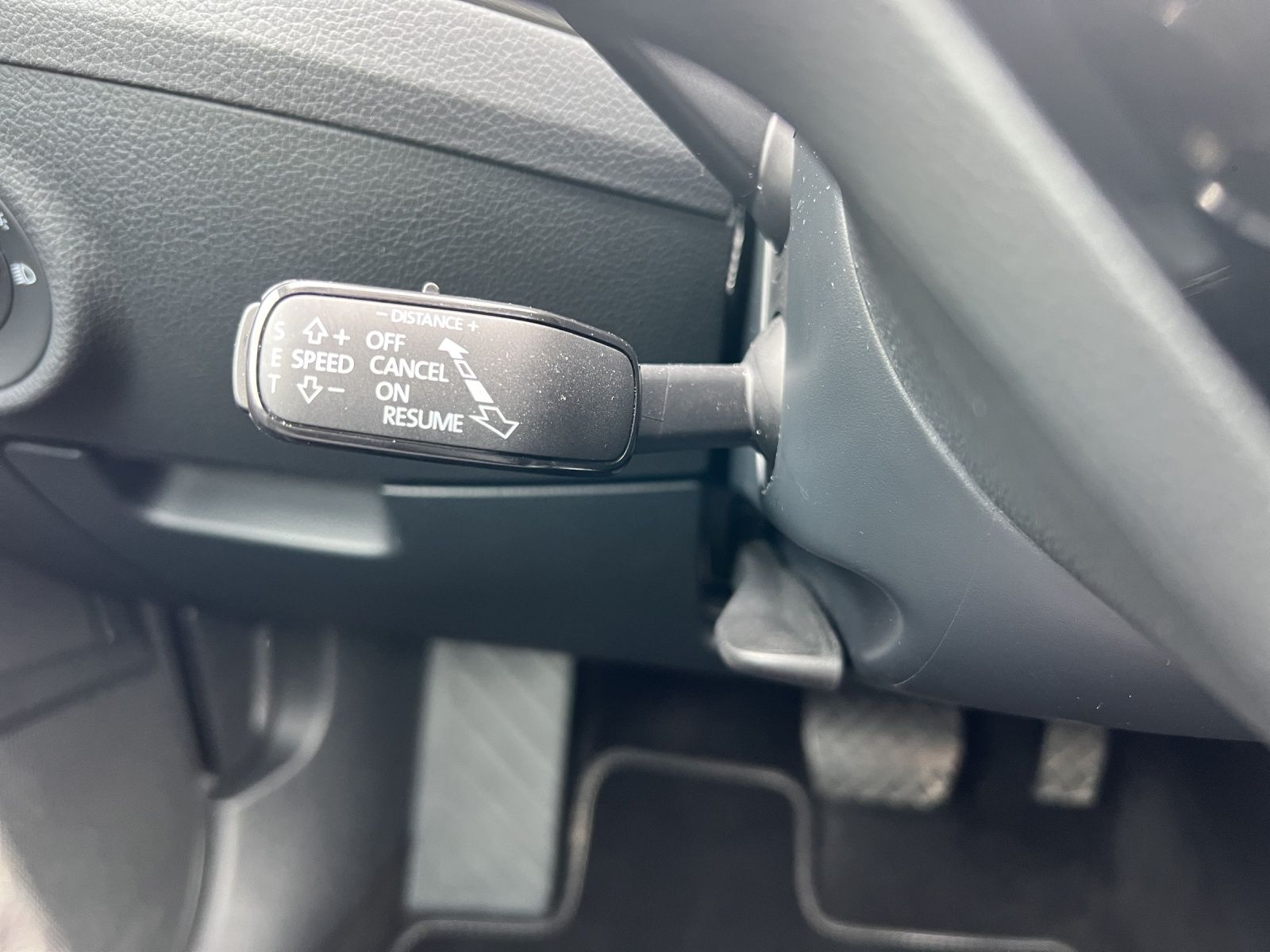 Fahrzeugabbildung SKODA Superb Combi Style iV Matrix Navi ACC DCC RFK