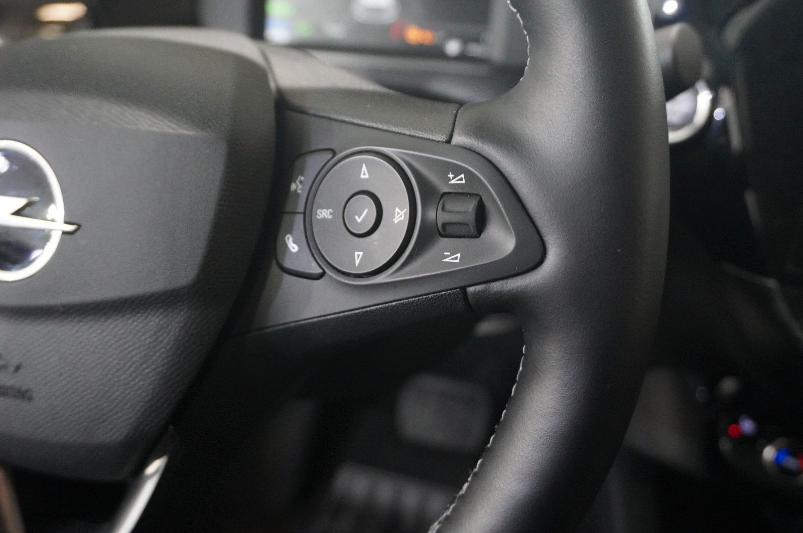 Fahrzeugabbildung Opel Corsa-e F FACELIFT 3-PHASIG NAVI/LED/DAB/11KW/SH