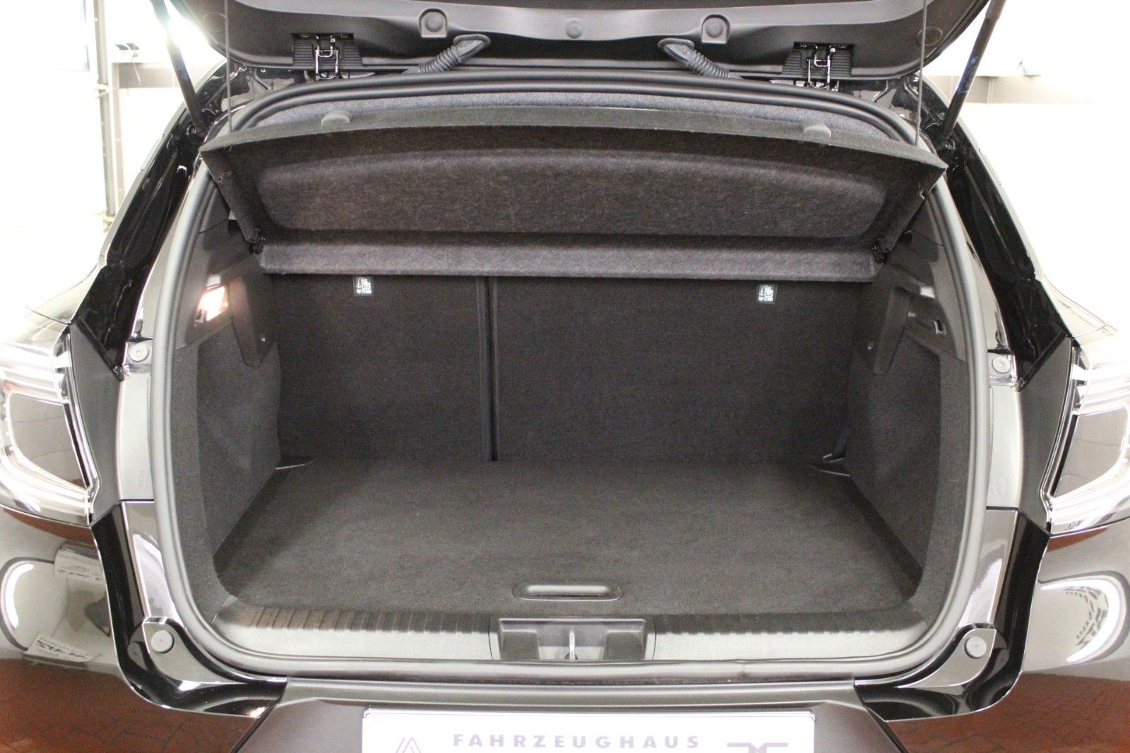 Fahrzeugabbildung Renault Captur Mild Hybrid 160 EDC Techno *Ganzjahresrei