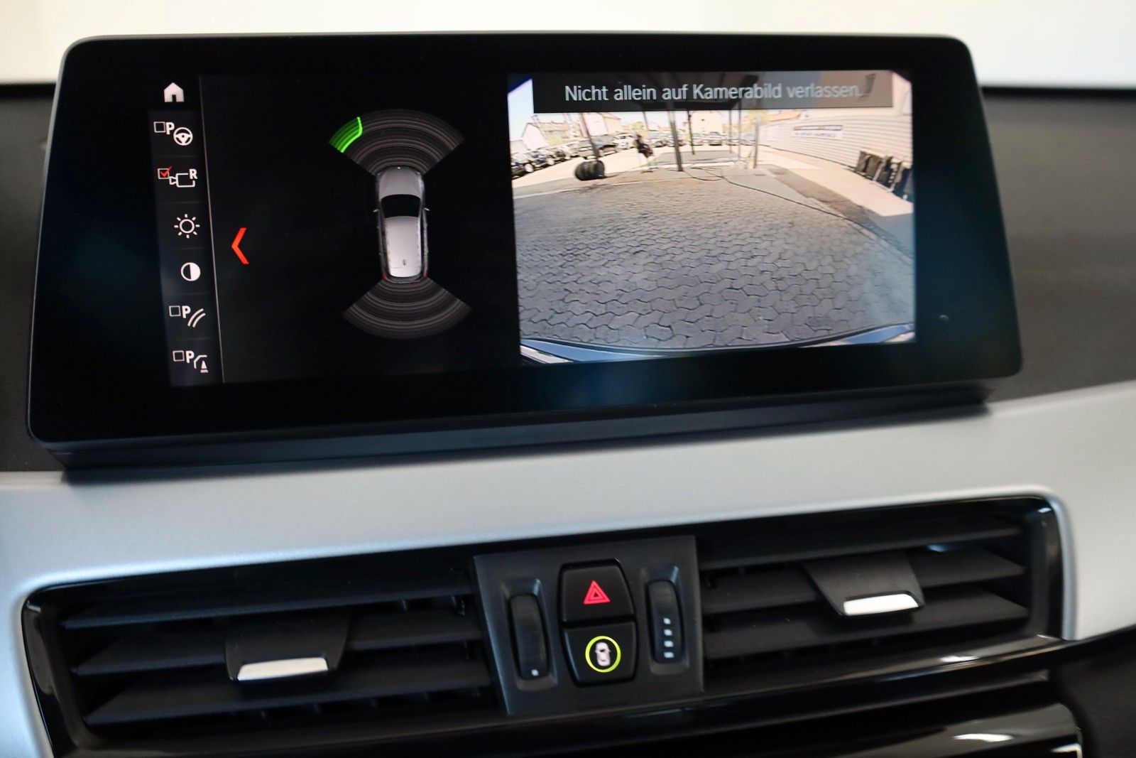 Fahrzeugabbildung BMW X1 xDrive 25e Advantage Leder,Navi,LED,Kamera,SH