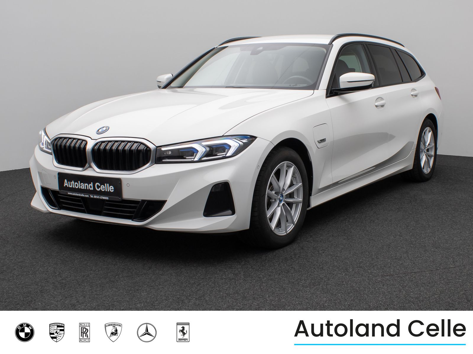 Fahrzeugabbildung BMW 330e Kamera HUD DAB Stop&Go Komfort Fernlichtass