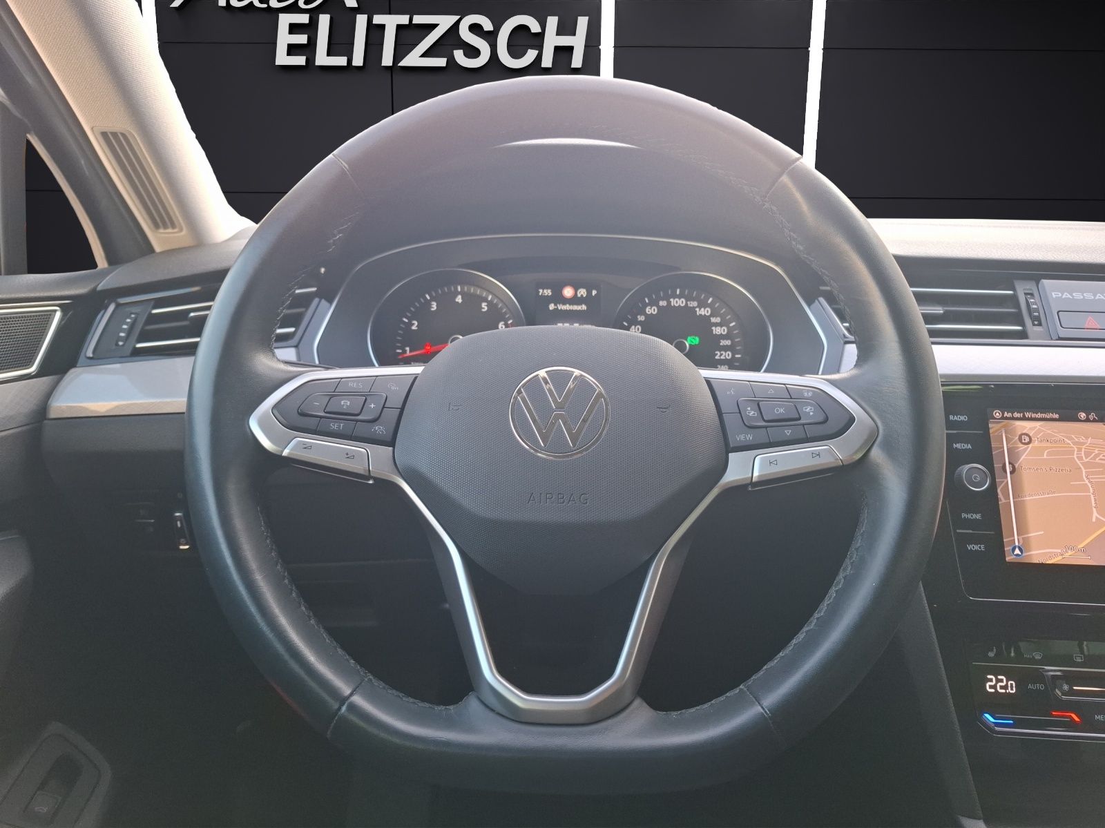 Fahrzeugabbildung Volkswagen Passat Variant TSI Business DSG Matrix Standhzg.