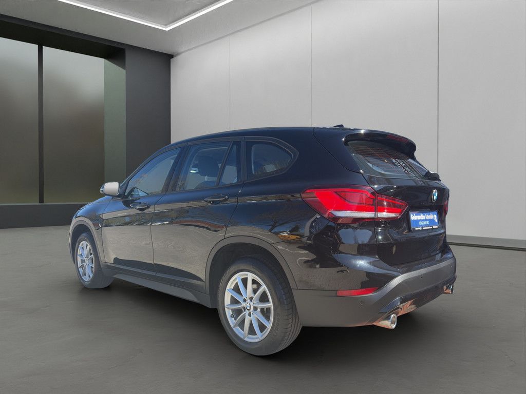 BMW X1 sDrive18d ADVANTAGE LED NAVI PDC SHZ FSE 17" foto 16