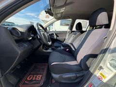Fahrzeugabbildung Toyota RAV 4 2.0 4x2 Sol AHK SCHECKHEFTGEPFLEGT