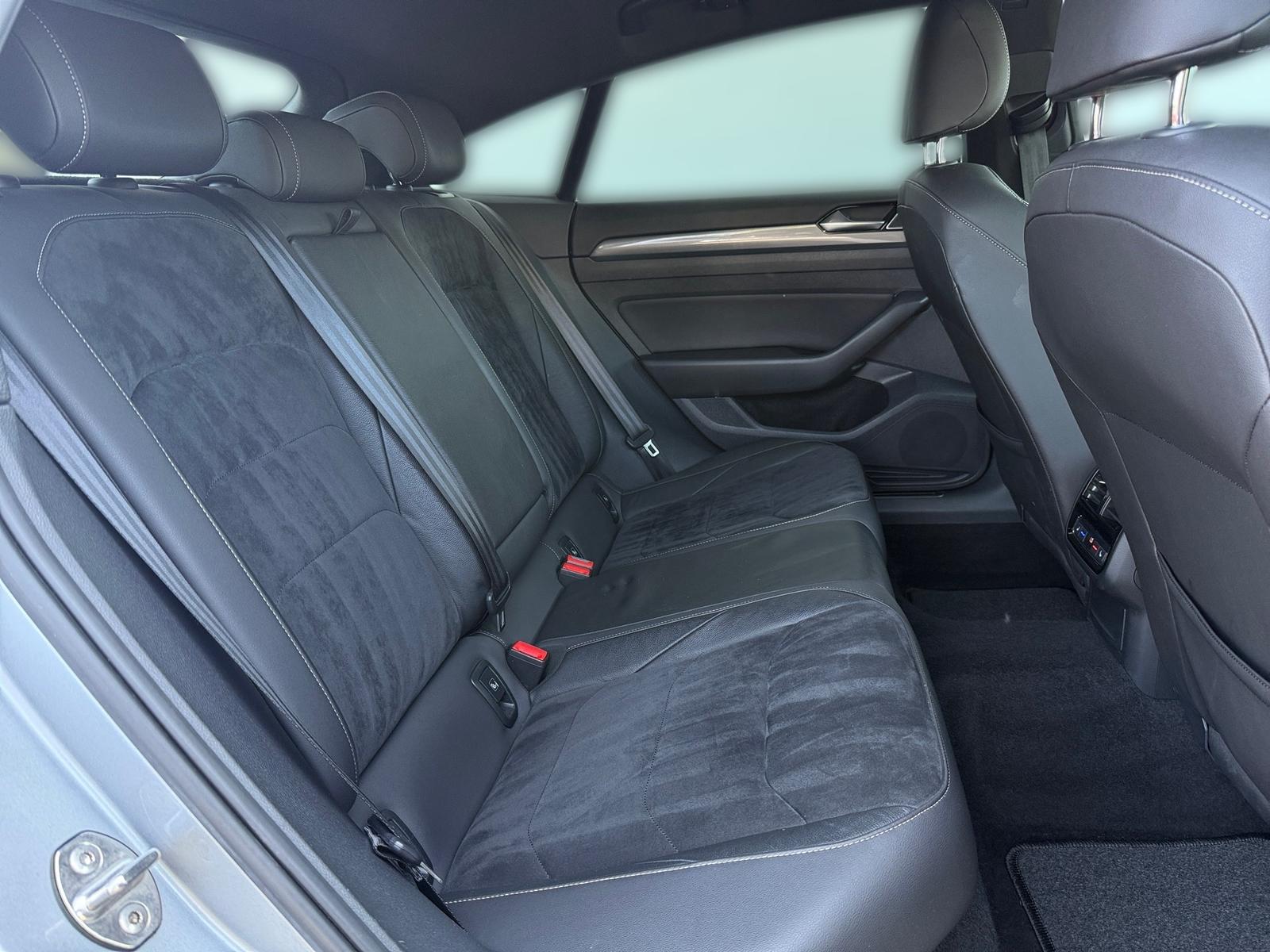 Volkswagen Arteon 2.0 TDI R-Line DSG Navi LED ACC AHK 360°