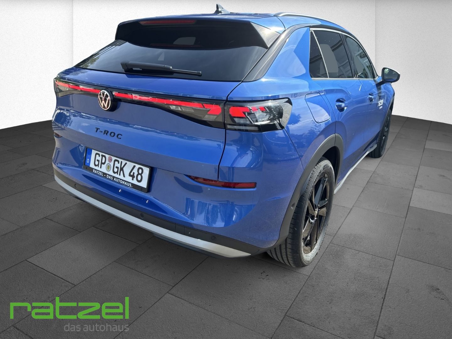 Fahrzeugabbildung Volkswagen T-Roc Style 1.5l eTSI DSG AHK+NAVI+IQ-Light
