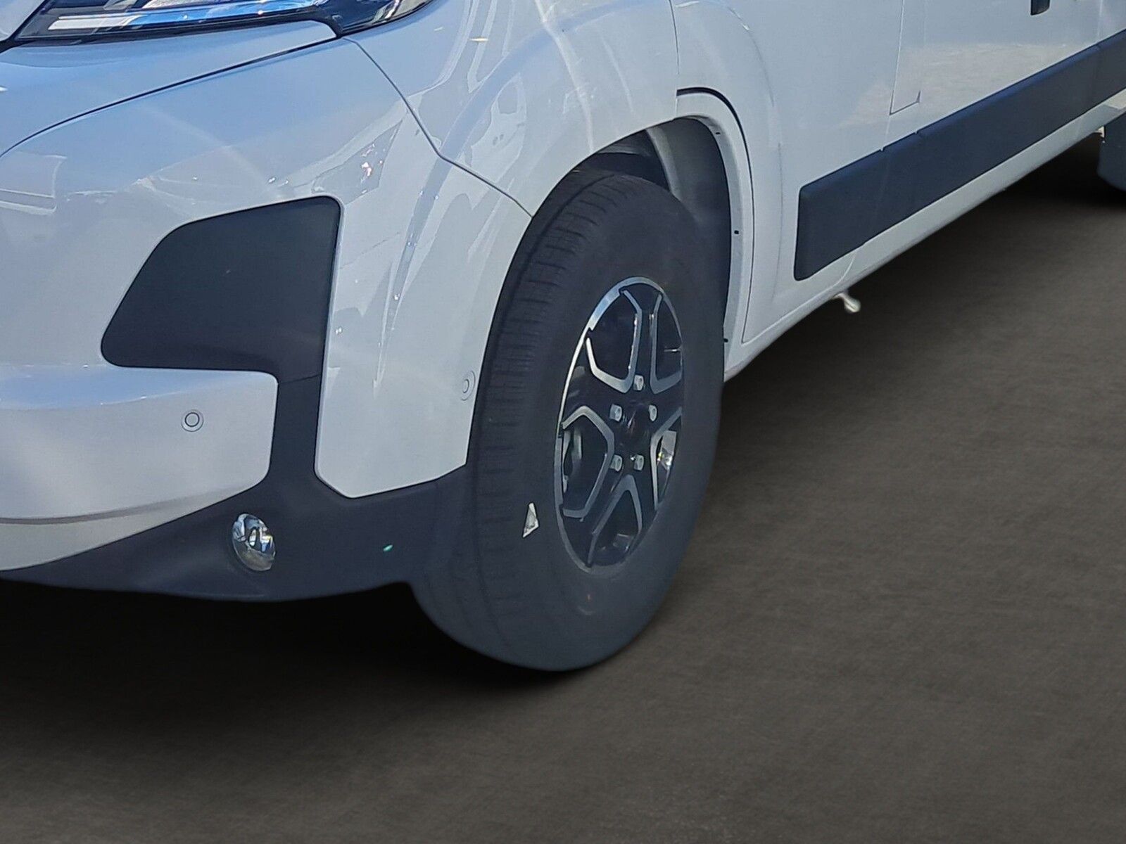 Fahrzeugabbildung Pössl Summit Shine 600 Citroen 140 PS Lithium,Solar