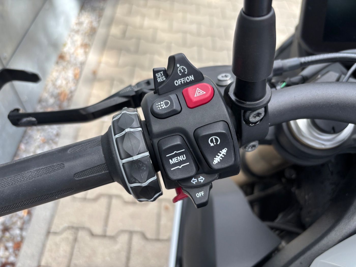 Fahrzeugabbildung BMW S 1000 R M-Paket 4 Pakete Carbon-, Frästeilepake