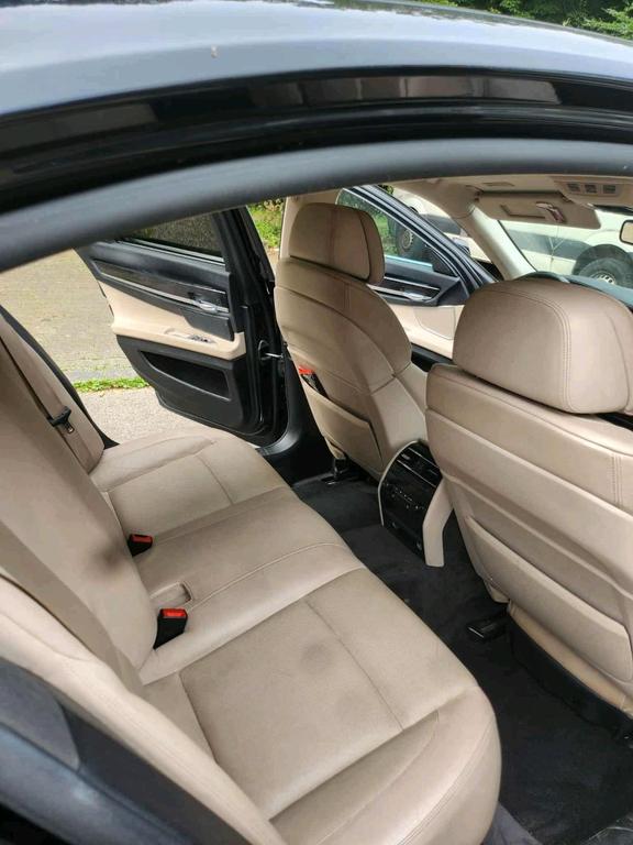 BMW 730