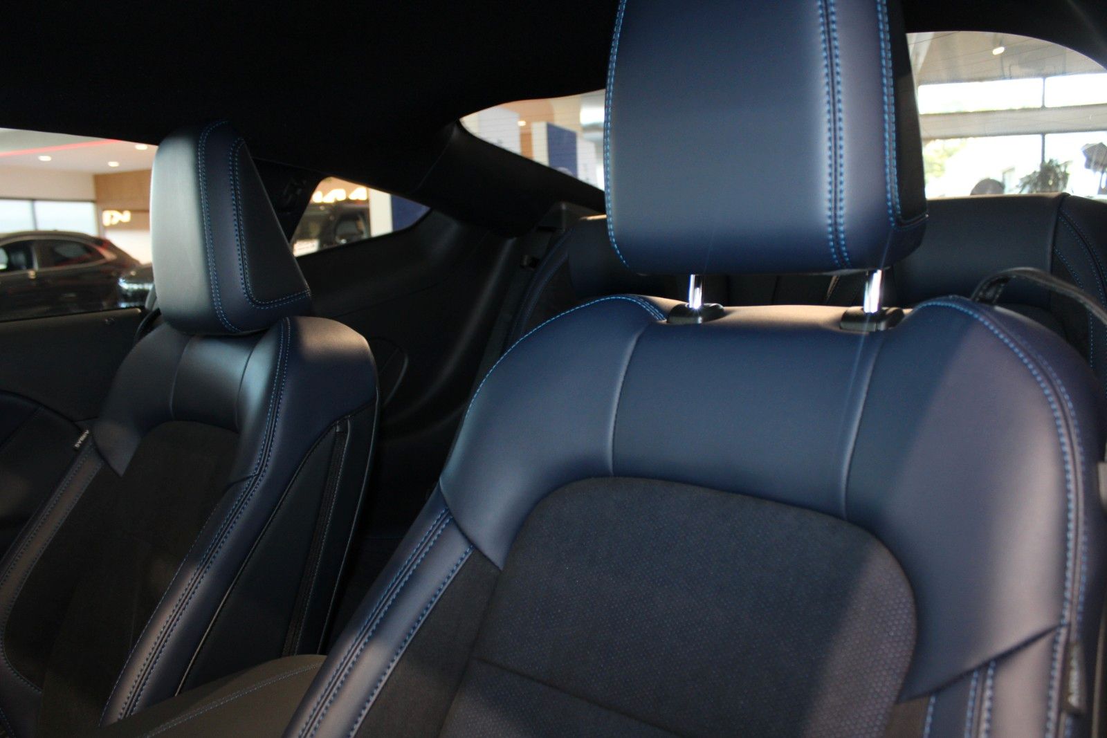 Fahrzeugabbildung Ford Mustang 5.0 Ti-VCT V8 Dark Horse AUTOMATIK