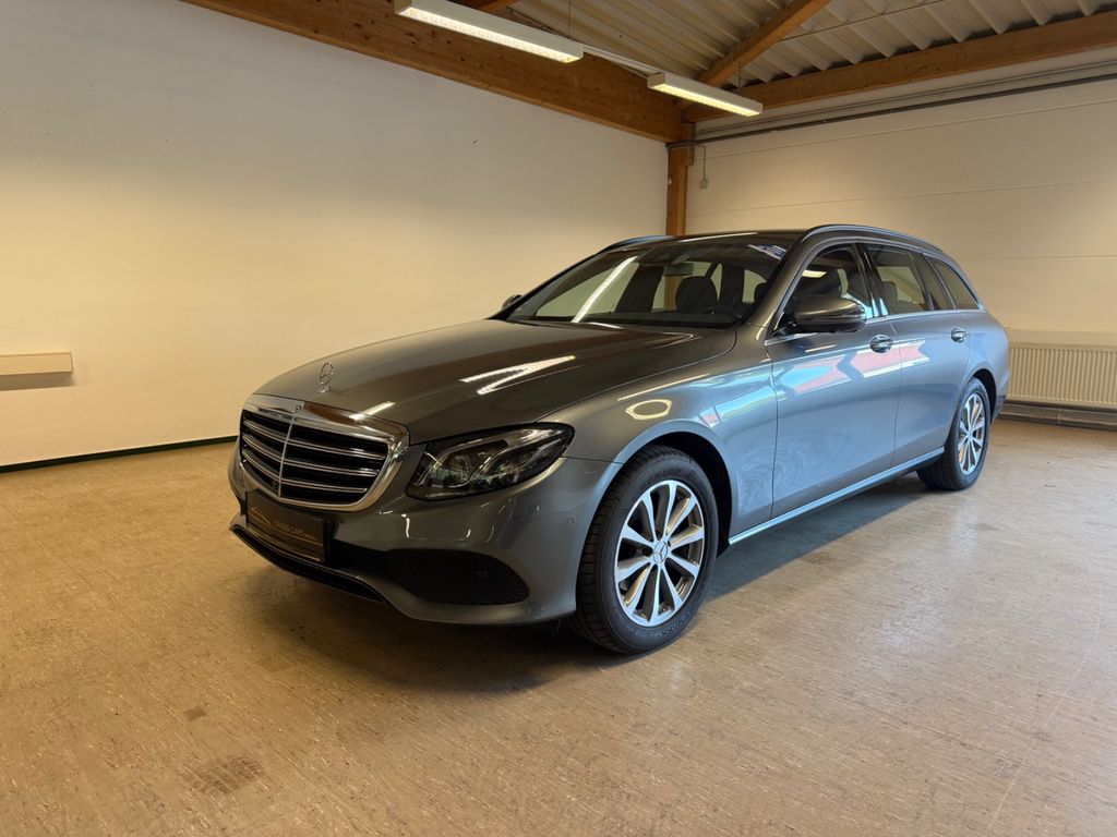 Image of Mercedes-Benz E 220