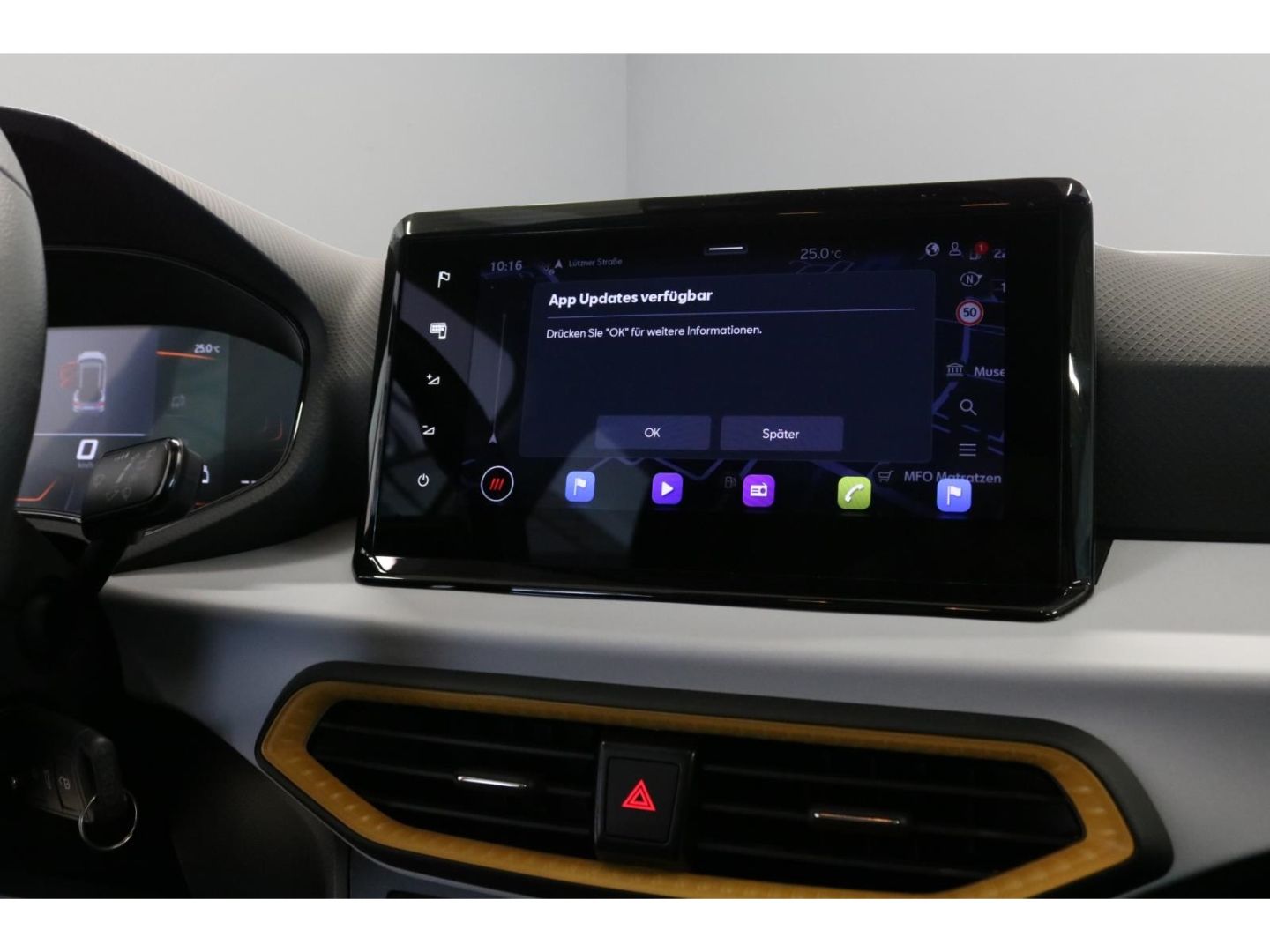Fahrzeugabbildung SEAT Arona Road Edition Tempo Navi DAB LED PDC SHZ
