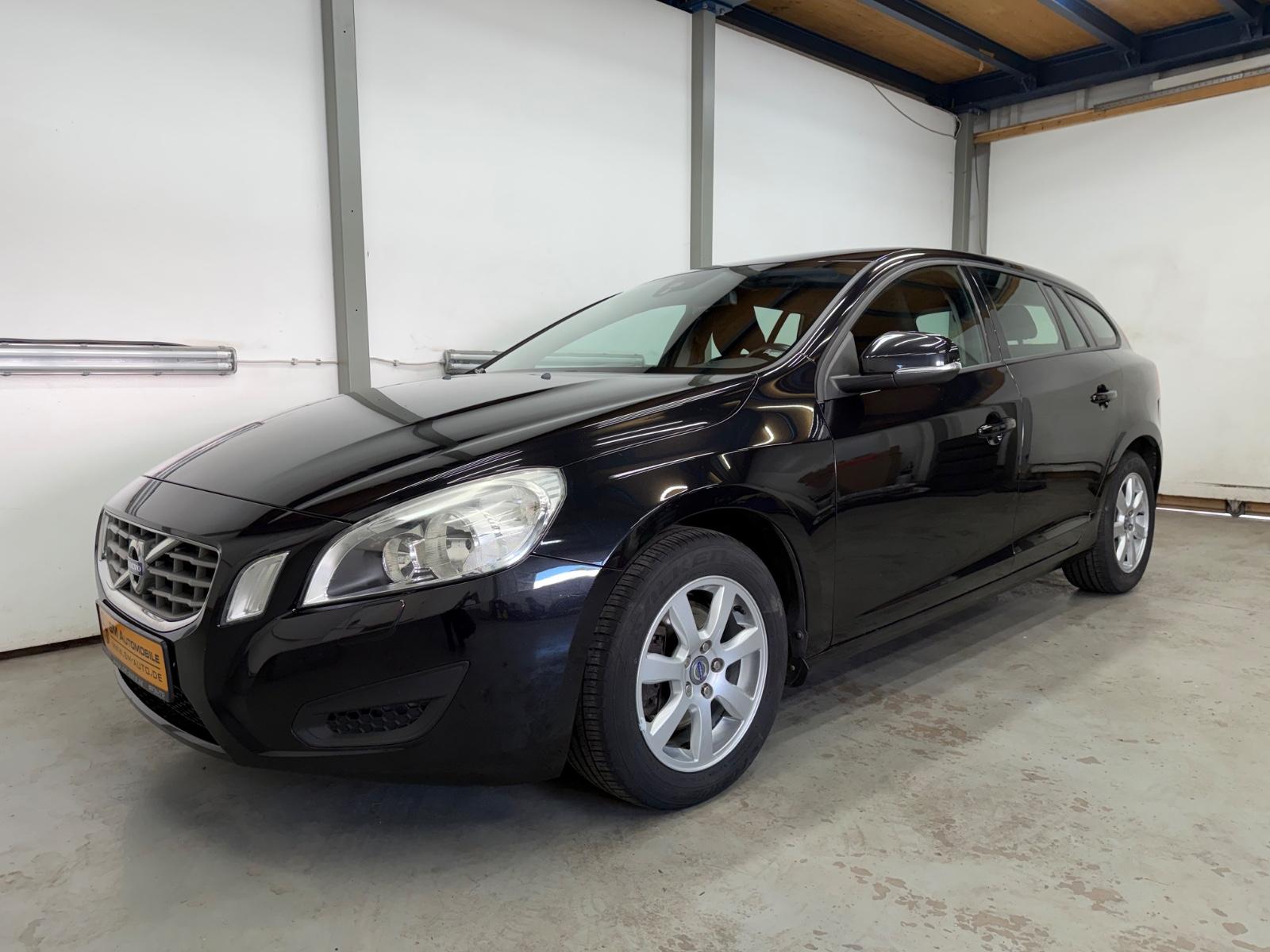 Volvo V60 D4 Kinetic NAVI 1.HAND