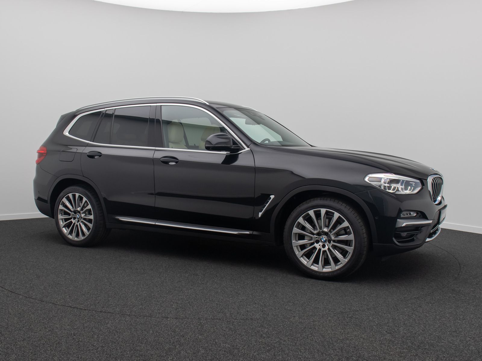 Fahrzeugabbildung BMW X3 xD30i Luxury Line 360° DisplKey Panorama HUD
