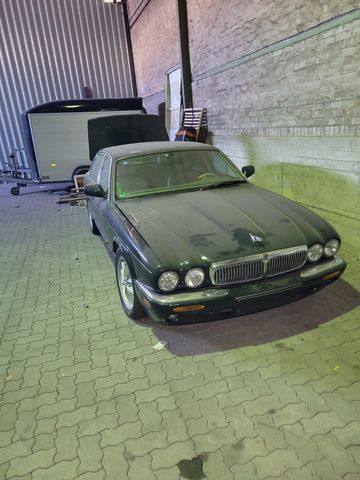 Jaguar XJ Executive 4.0