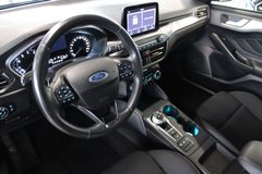 Fahrzeugabbildung Ford Focus Titanium Automatik Scheiben + Sitzheizung