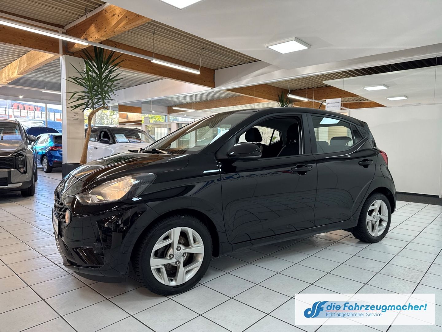 Fahrzeugabbildung Hyundai i10 Trend Navi Apple CarPlay Android Auto Musiks