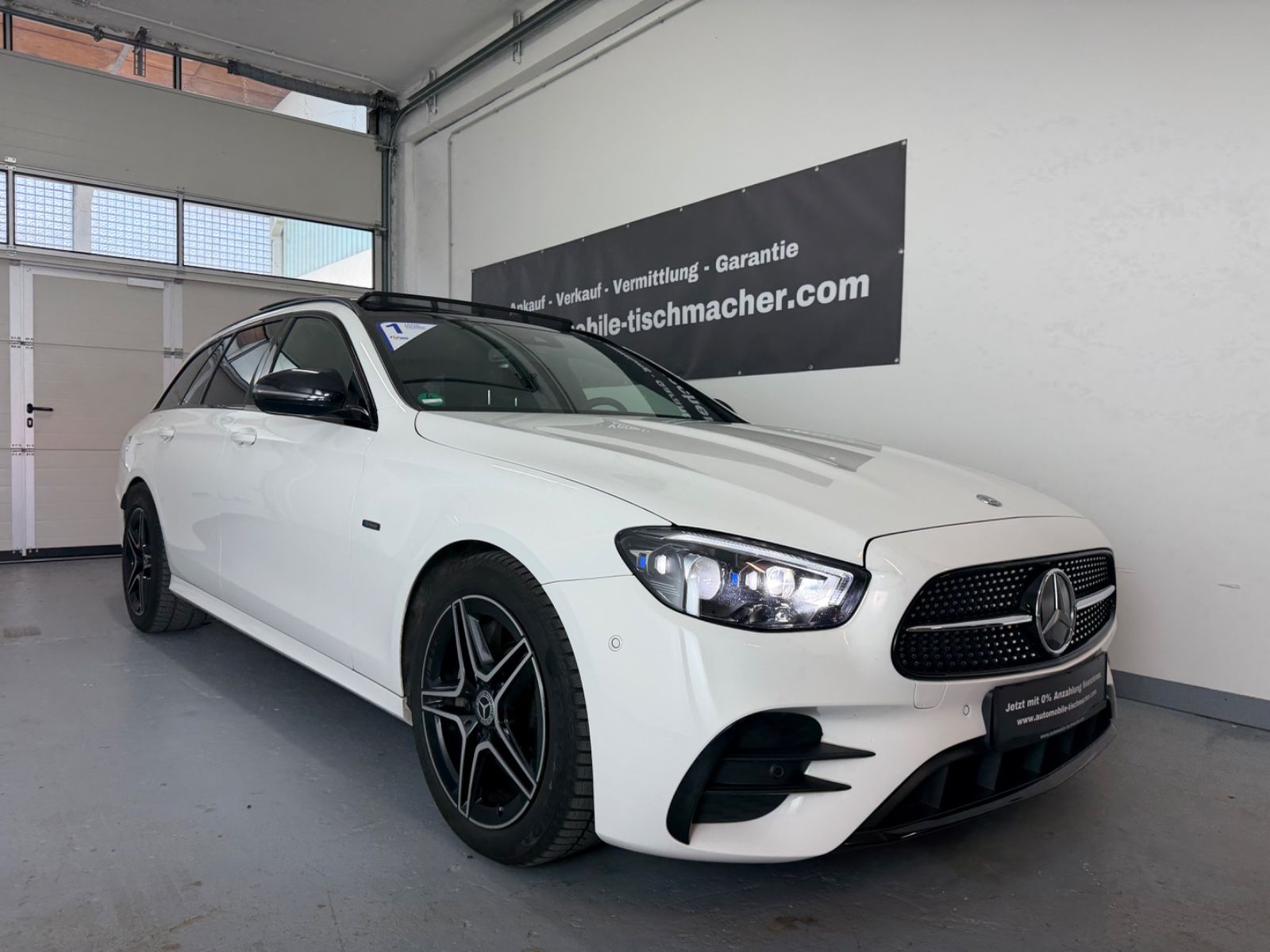 Mercedes-Benz E 300| 4Matic| LED| Kamera| Pano| AMG Line imagem 3