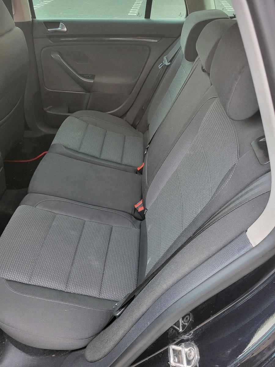 Volkswagen Golf 2011 — photo 8