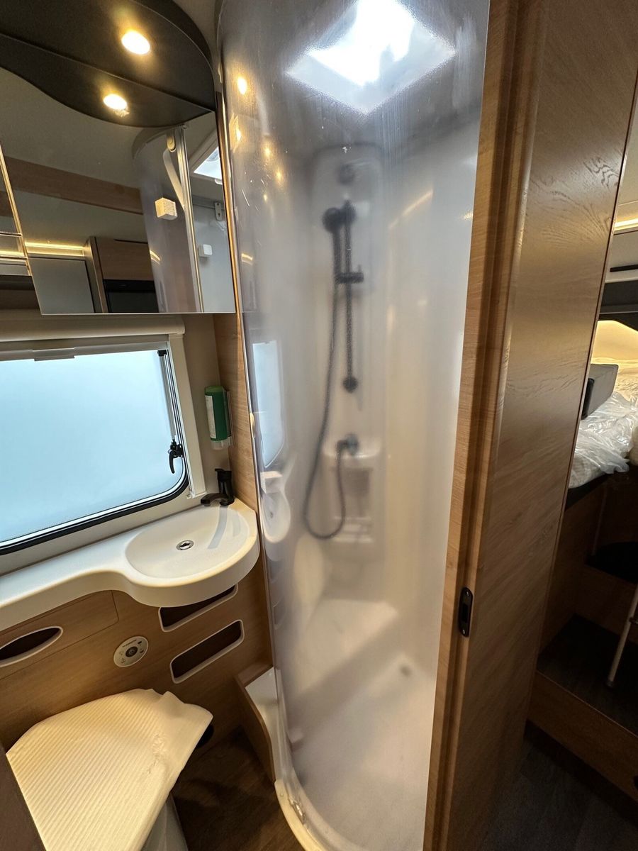 Fahrzeugabbildung Knaus L!VE TI PLATINUM SELECTION 700 MEG LIVE Lithium