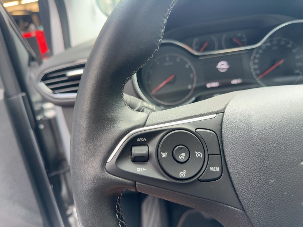 Fahrzeugabbildung Opel Crossland Turbo Enjoy, Allwetterreifen, Navigati