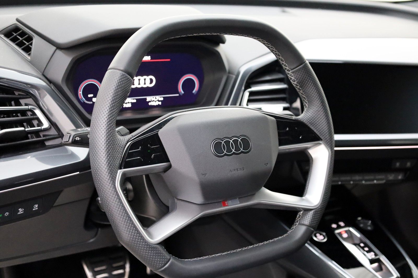 Fahrzeugabbildung Audi Q4 e-tron Sportback 45,S line, SH,Kamera,ACC