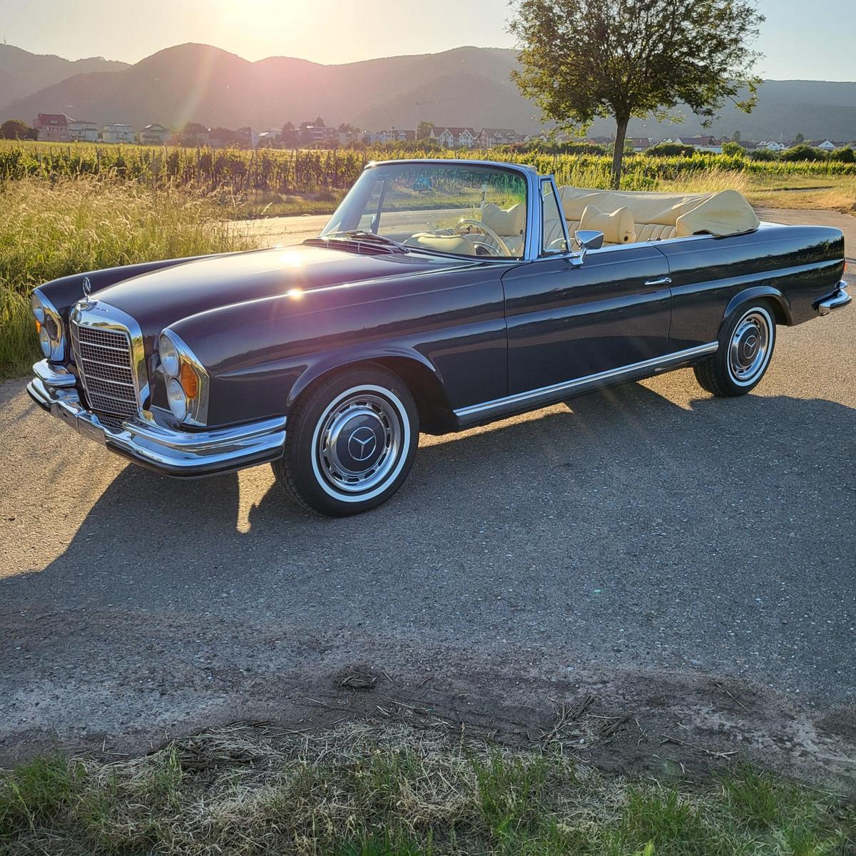 Mercedes-Benz 280SE Cabrio W111 Flachkühler