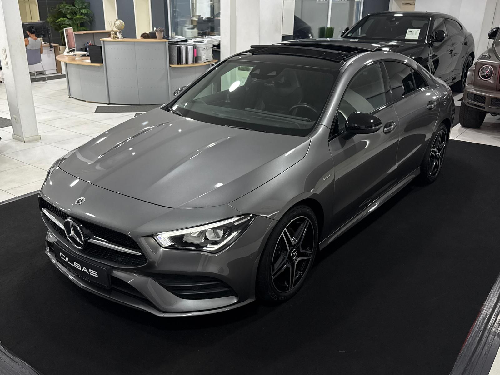 Mercedes-Benz CLA 200 AMG-Line PANO KAM AMBIENTE DIGITAL NIGHT