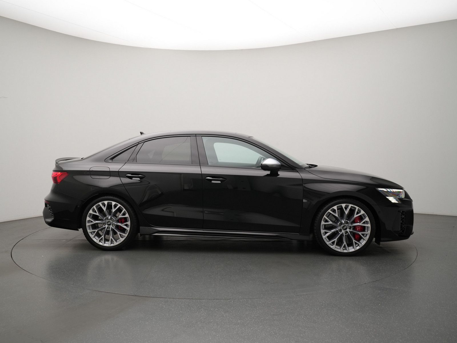 Audi RS3 Limousine quattro MATRIX LEDER PANO KAM B&O foto 3
