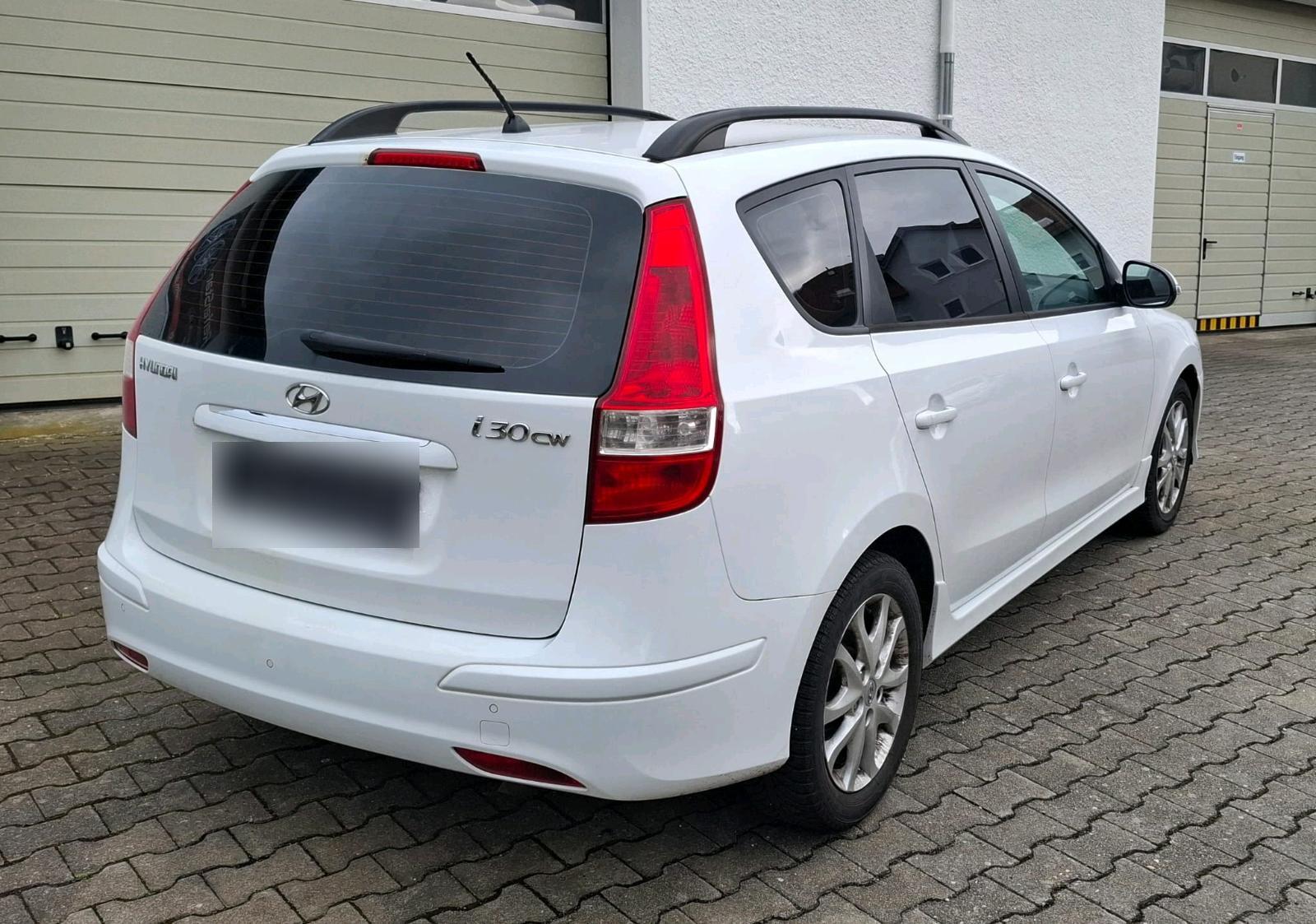 Hyundai i30 2011 — photo 11