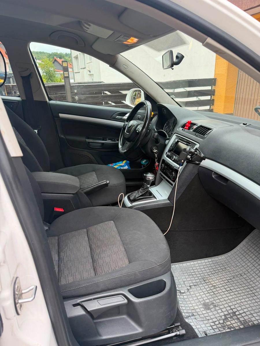 Skoda Octavia 2011 — photo 15