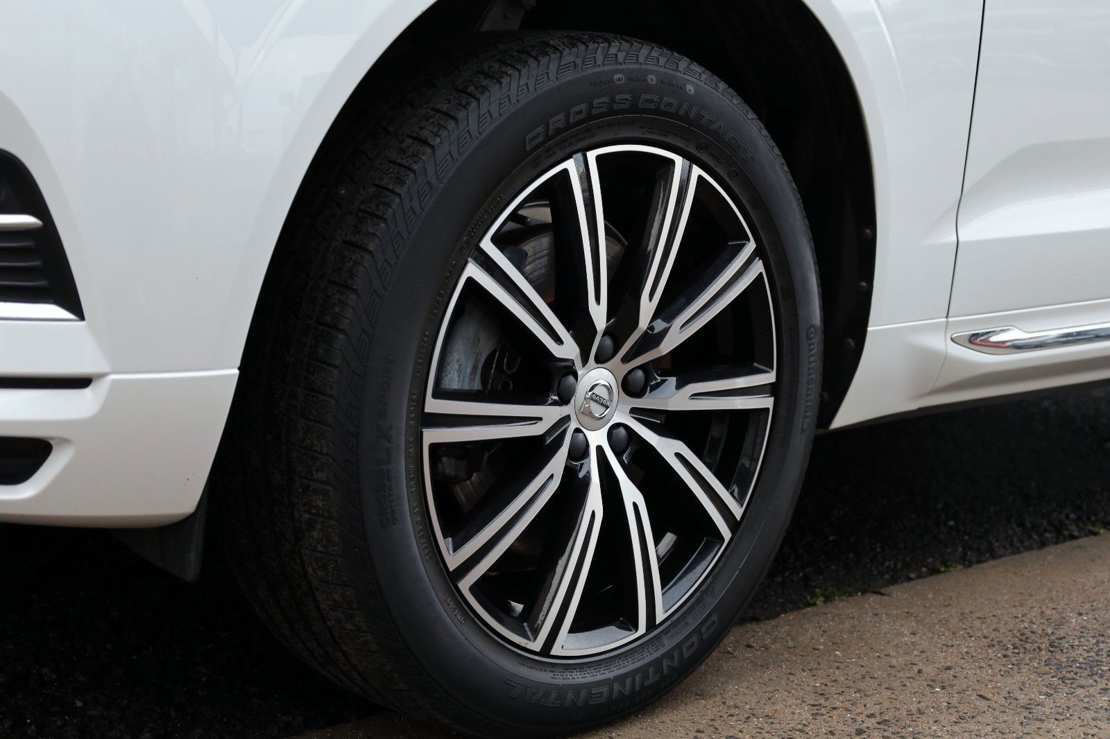 Fahrzeugabbildung Volvo XC60 Inscription T6 AWD,Leder,Kamera,Panoram,AHK