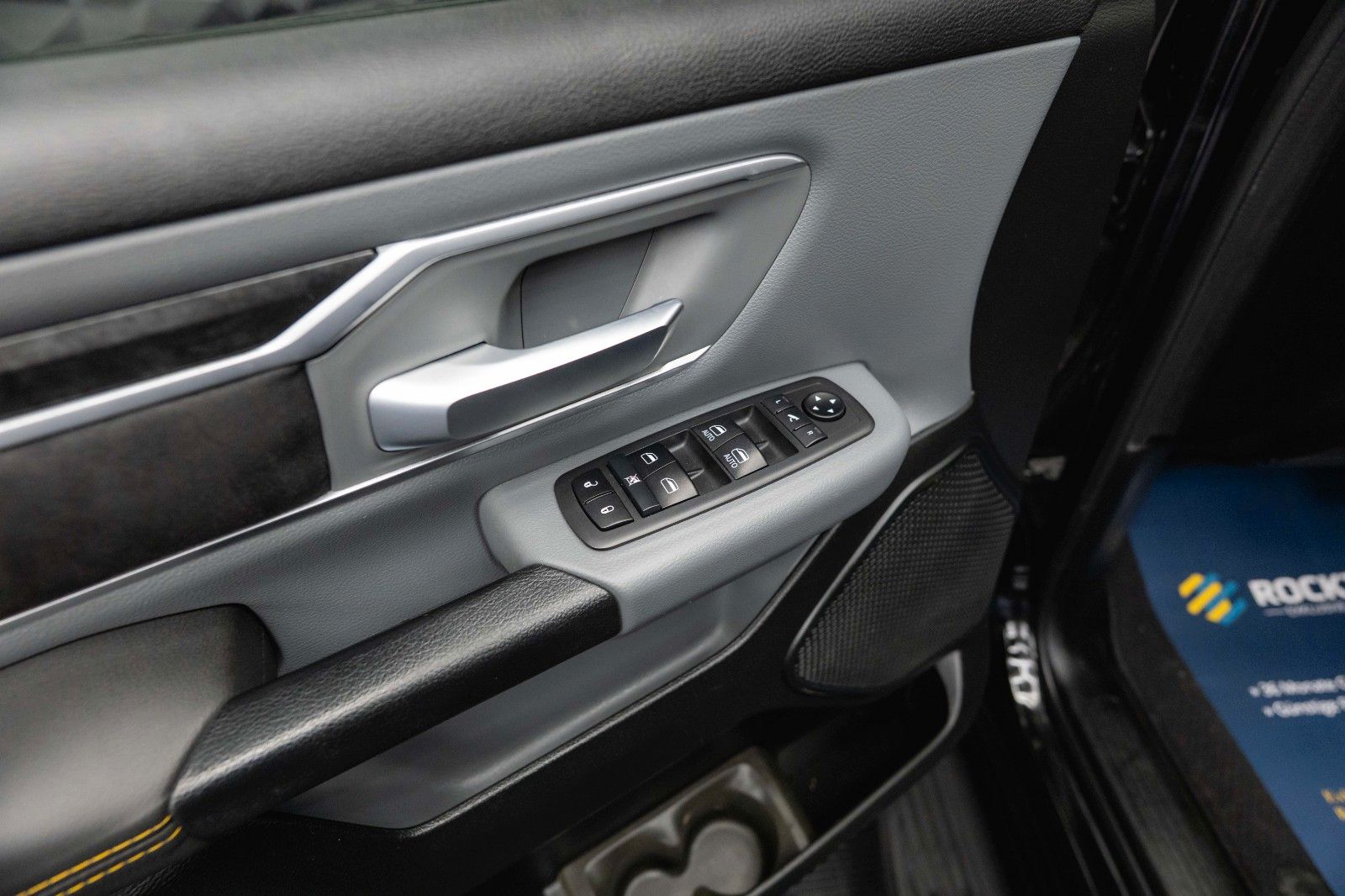 Fahrzeugabbildung Dodge RAM 5.7 V8 HEMI 4x4 OFFROAD Night GOLD EDITION