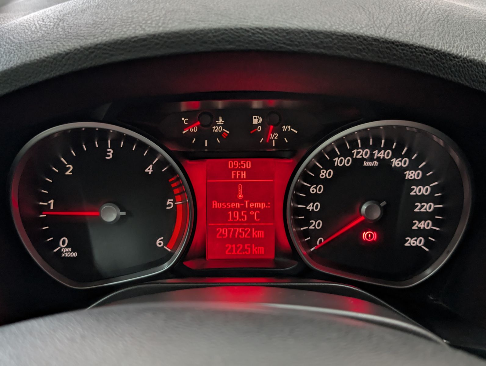 Fahrzeugabbildung Ford Galaxy Ghia 7-SITZ AHK PDC LEDER EURO5 KLIMA