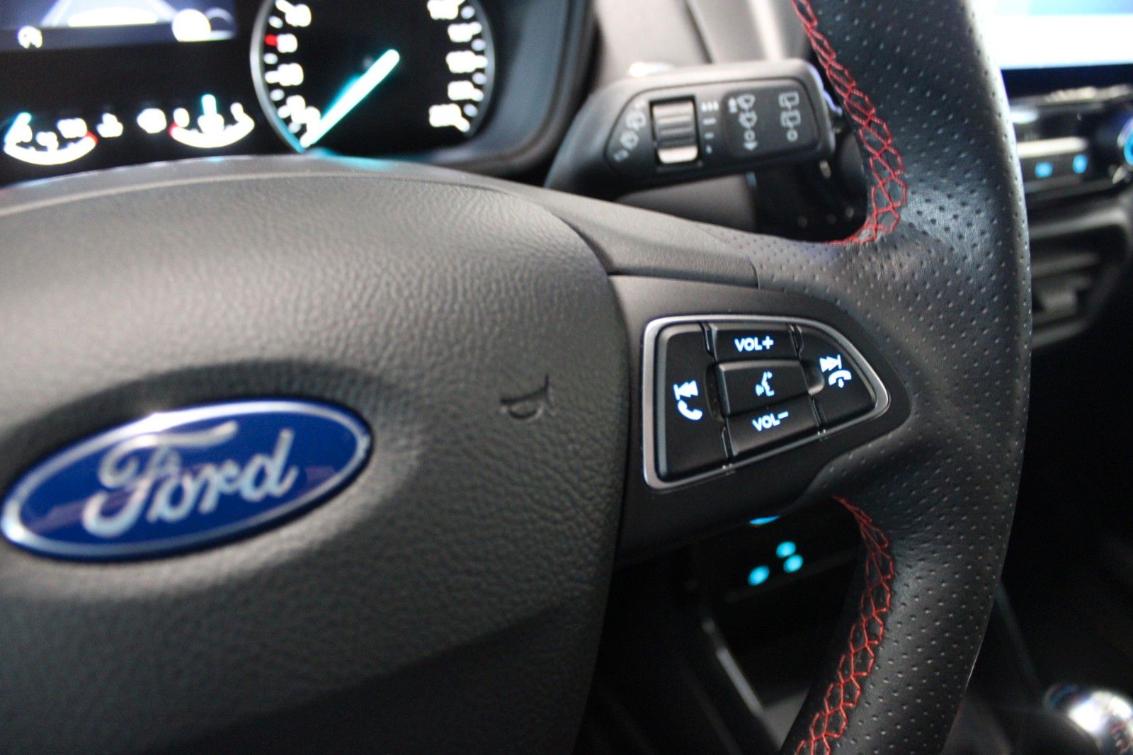 Fahrzeugabbildung Ford EcoSport ST-Line LED NAVI Winter FahrerAssistenz
