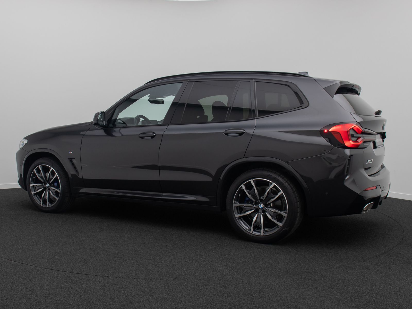 Fahrzeugabbildung BMW X3 xD30i MSport Kamera Laser HUD DAB HiFi 20Zoll